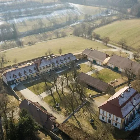 Penzion Zámeček Ostrov